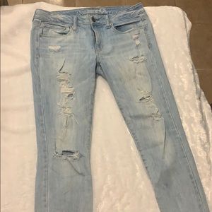 American Eagle Skinny Jeans(light wash/distressed)